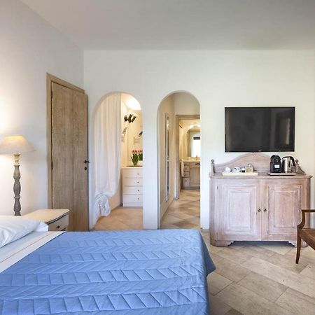 Iconic Luxury Suites Abbiadori Bagian luar foto