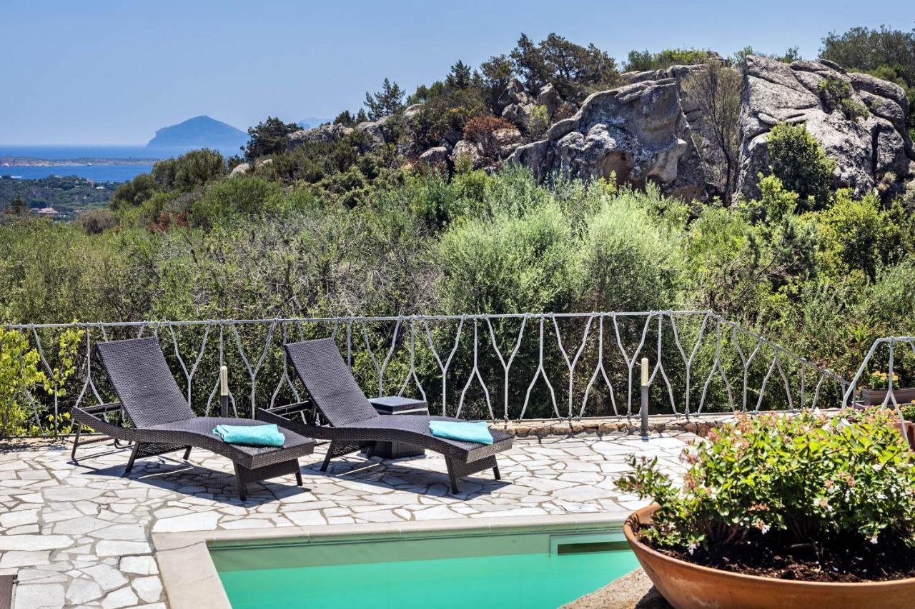 Iconic Luxury Suites Abbiadori Bagian luar foto