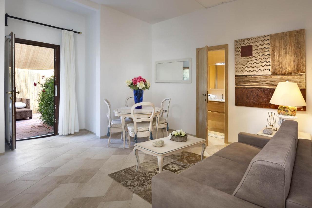 Iconic Luxury Suites Abbiadori Bagian luar foto