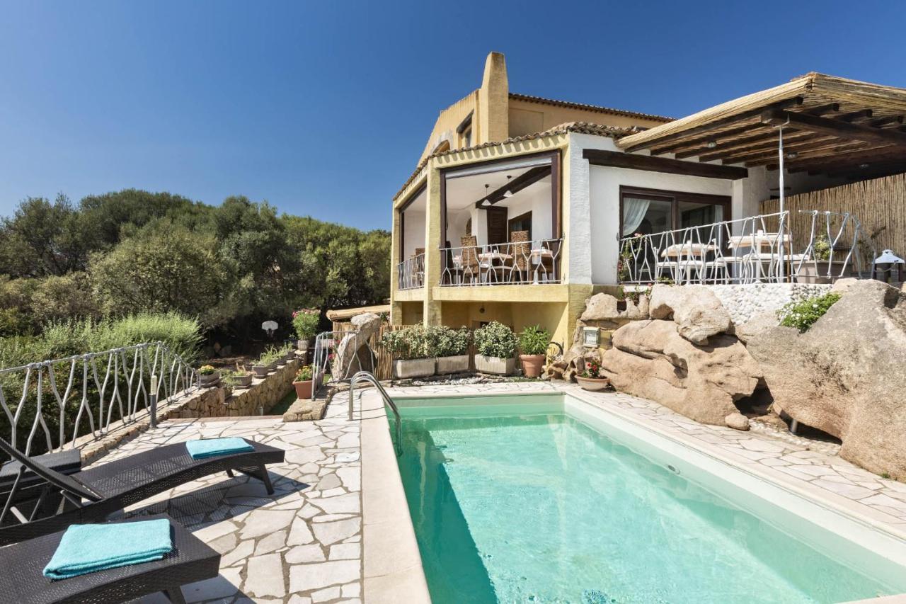 Iconic Luxury Suites Abbiadori Bagian luar foto