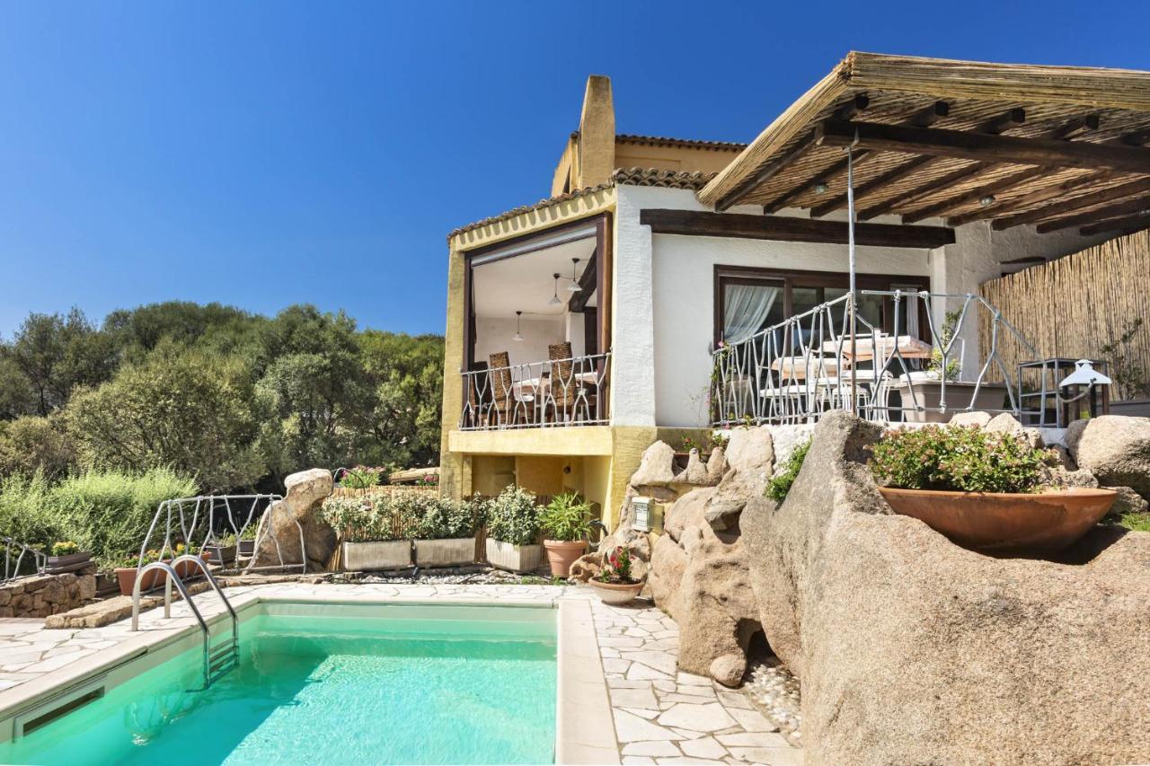 Iconic Luxury Suites Abbiadori Bagian luar foto