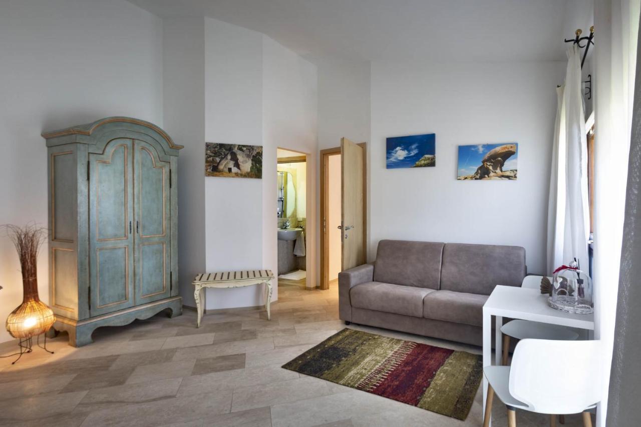 Iconic Luxury Suites Abbiadori Bagian luar foto