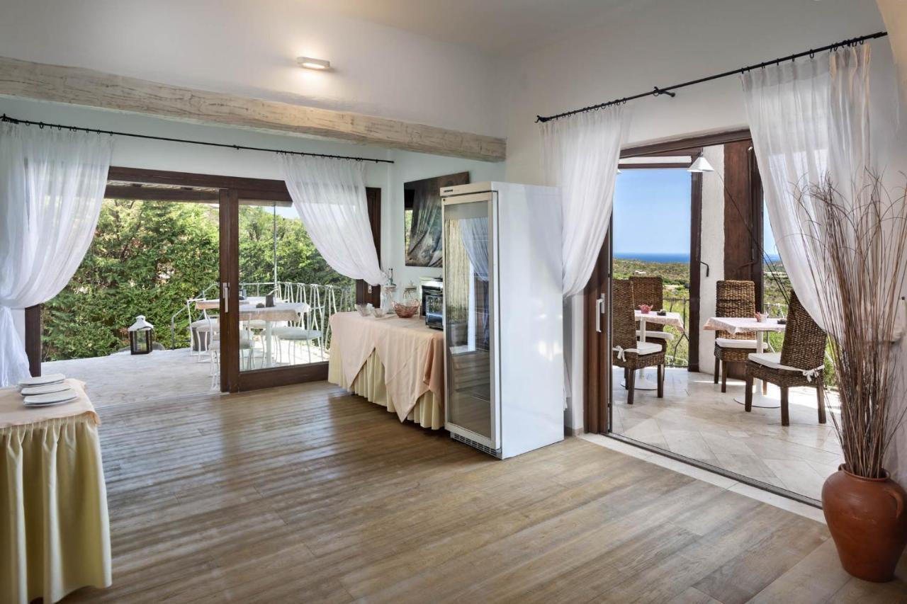 Iconic Luxury Suites Abbiadori Bagian luar foto